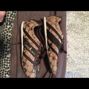 Coach logo tennis shoes